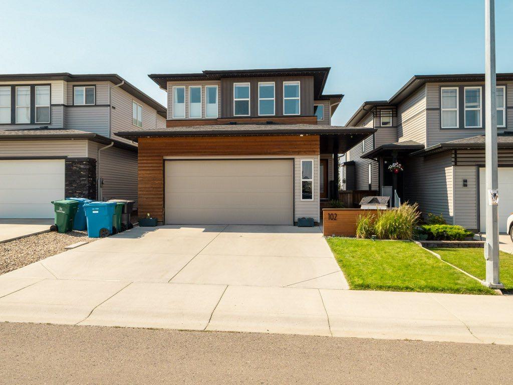 Picture of 102 Blackwolf Bay N, Lethbridge Real Estate Listing