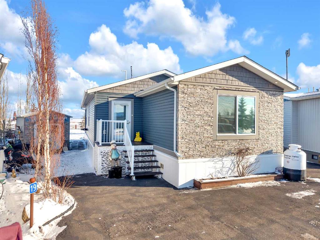 Picture of 19, 41019 Range Road 11  , Rural Lacombe County Real Estate Listing