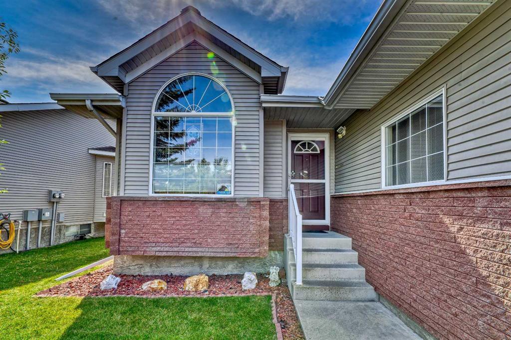 Picture of 7 Scotia Landing NW, Calgary Real Estate Listing