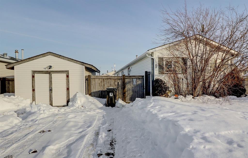Picture of 11011, 98 Street  , Clairmont Real Estate Listing