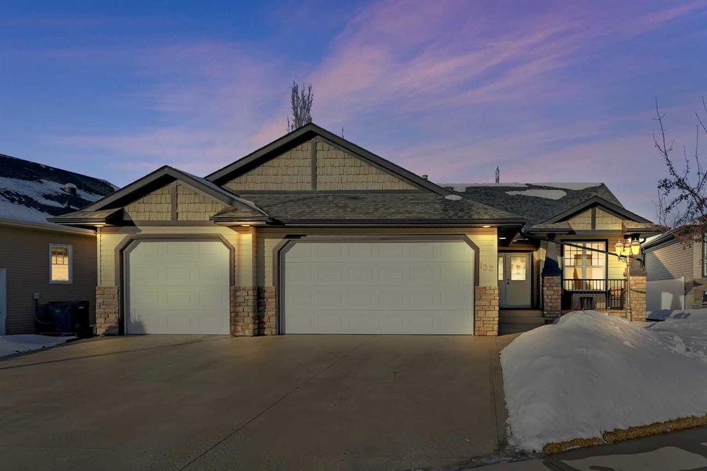 Picture of 132 Illingworth Close , Red Deer Real Estate Listing