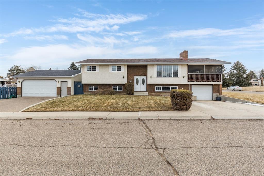Picture of 1919 9 Avenue NE, Medicine Hat Real Estate Listing