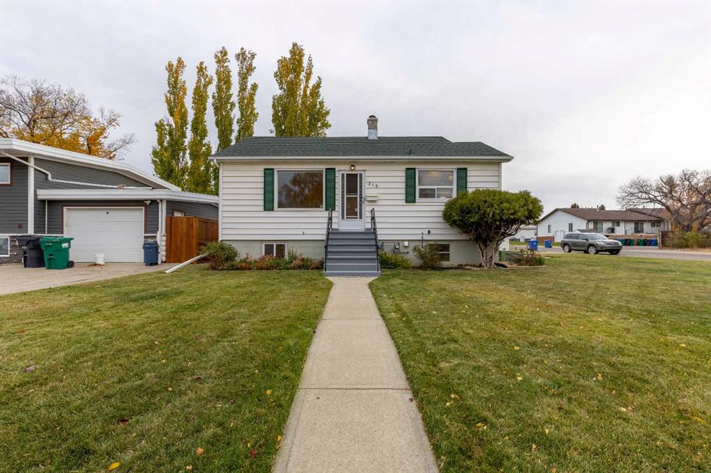 Picture of 315 Dieppe Boulevard S, Lethbridge Real Estate Listing