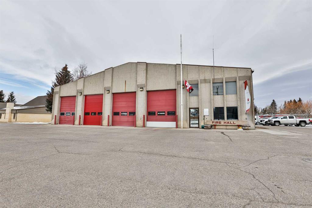 Picture of 655 Charlotte Street S, Pincher Creek Real Estate Listing