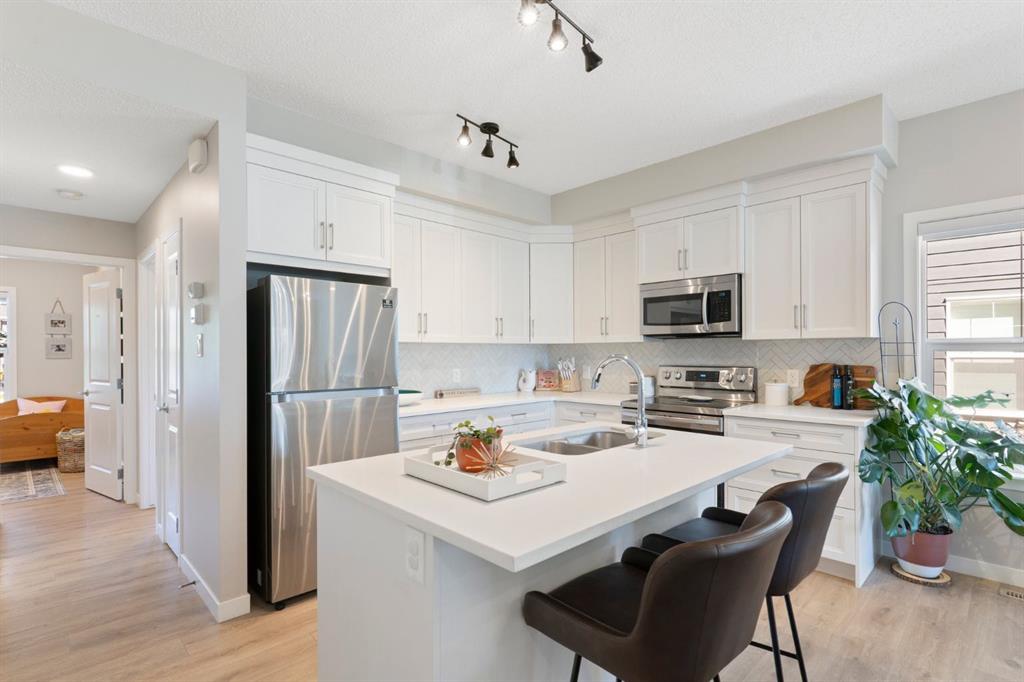 Picture of 1001, 250 Fireside View , Cochrane Real Estate Listing