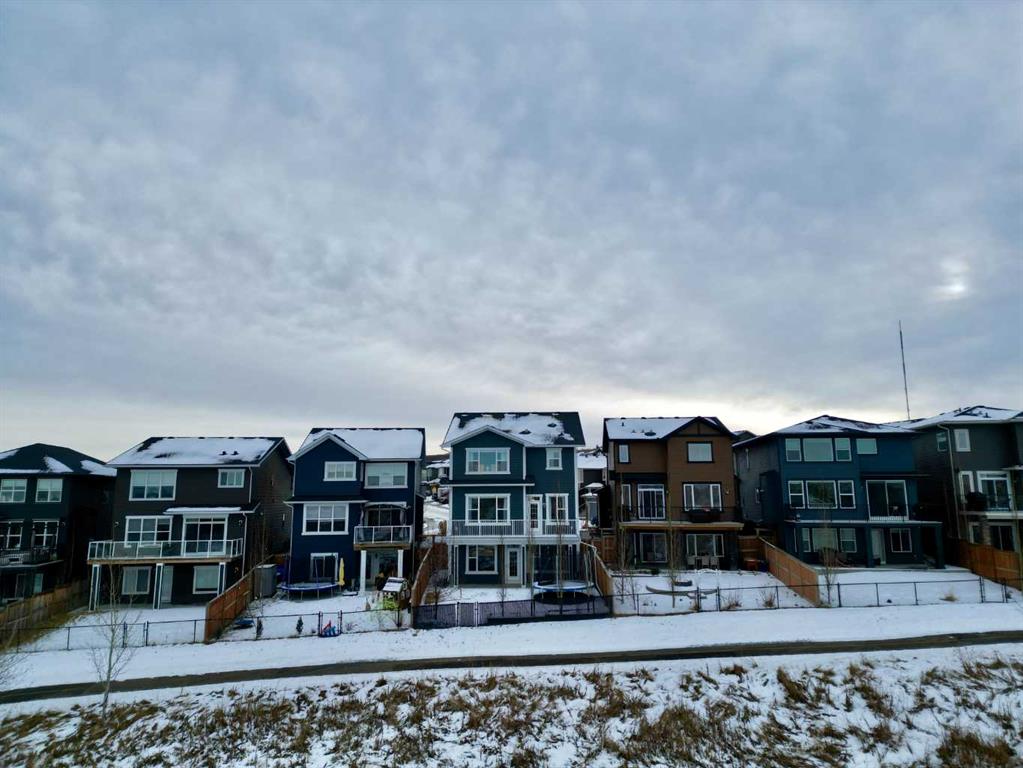 Picture of 155 Crestridge Hill SW, Calgary Real Estate Listing