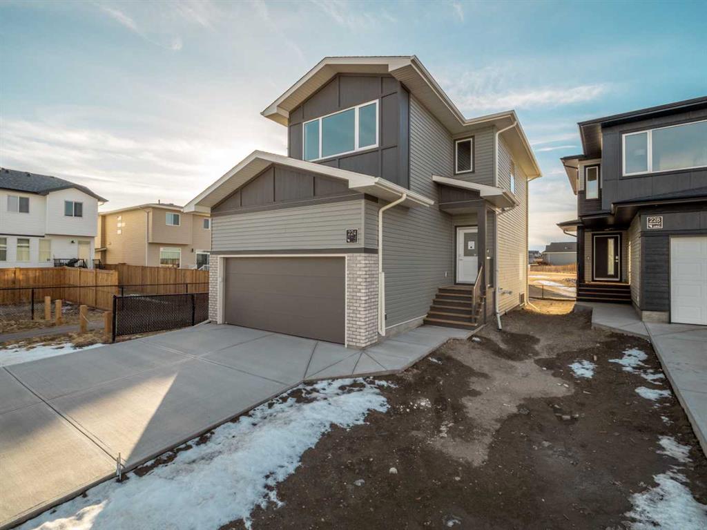 Picture of 224 Blackwolf Place N, Lethbridge Real Estate Listing