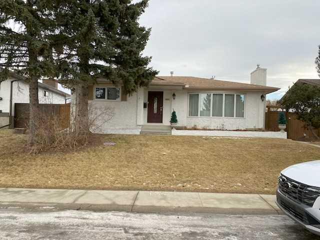 Picture of 6311 Pineridge Road NE, Calgary Real Estate Listing