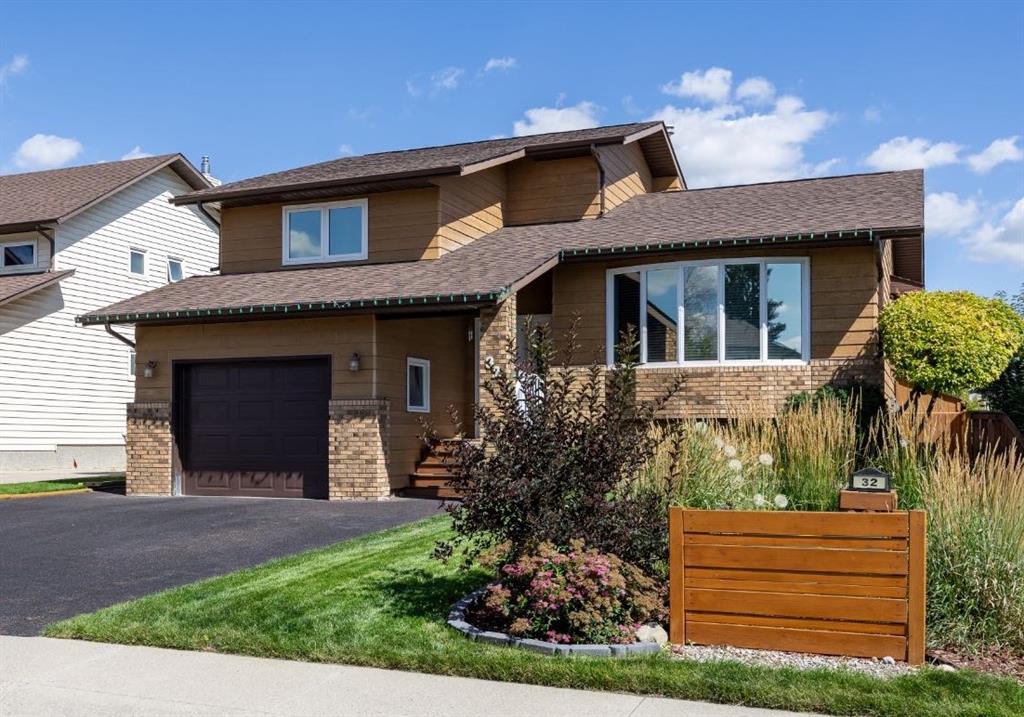 Picture of 32 Rideau Close SW, Airdrie Real Estate Listing