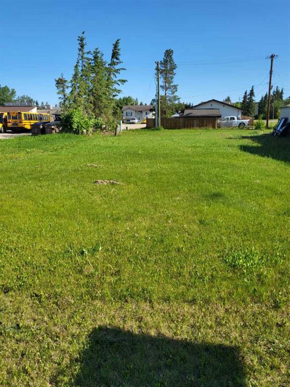 Picture of 111,113 6 Street , Beaverlodge Real Estate Listing