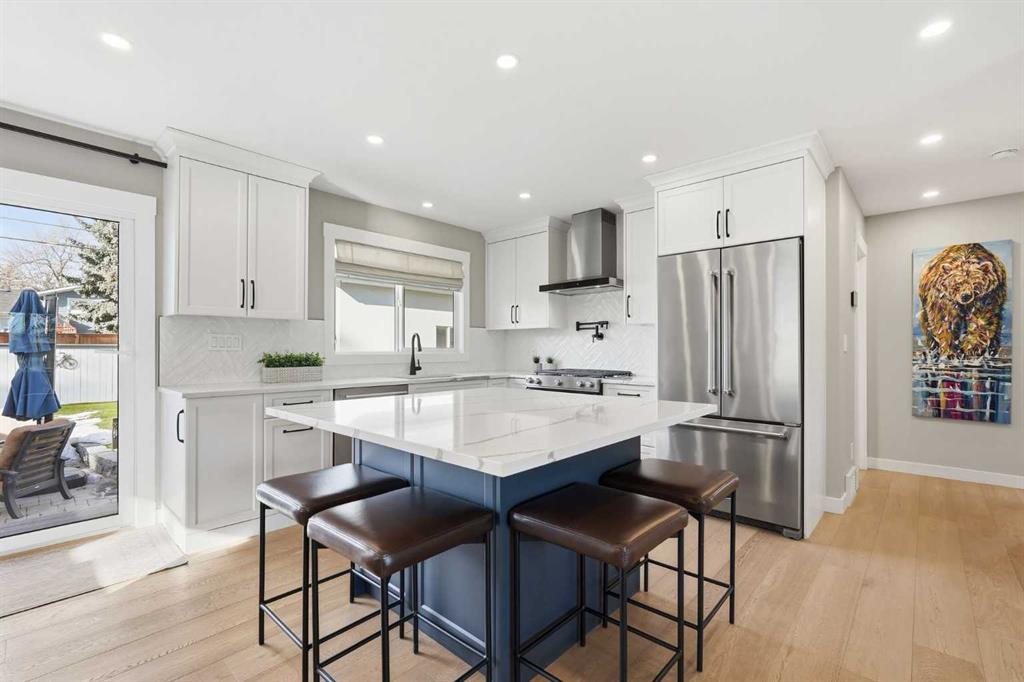 Picture of 8615 7 Street SW, Calgary Real Estate Listing