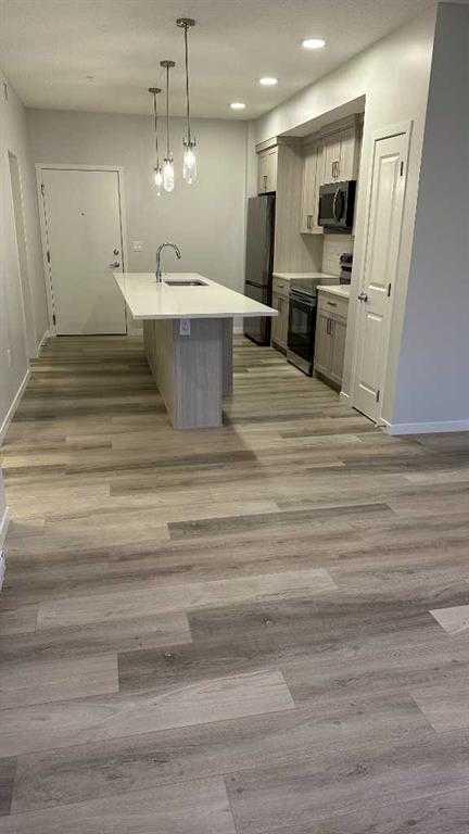 Picture of 3210, 33 Carringham Gate NW, Calgary Real Estate Listing