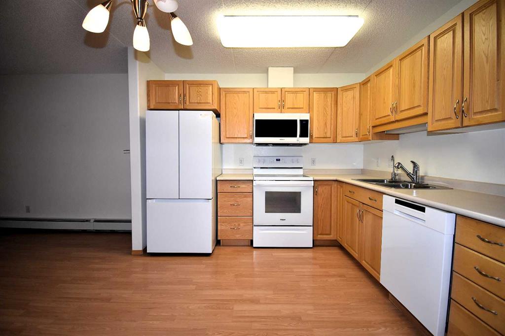 Picture of 202, 777 48 Street , Edson Real Estate Listing