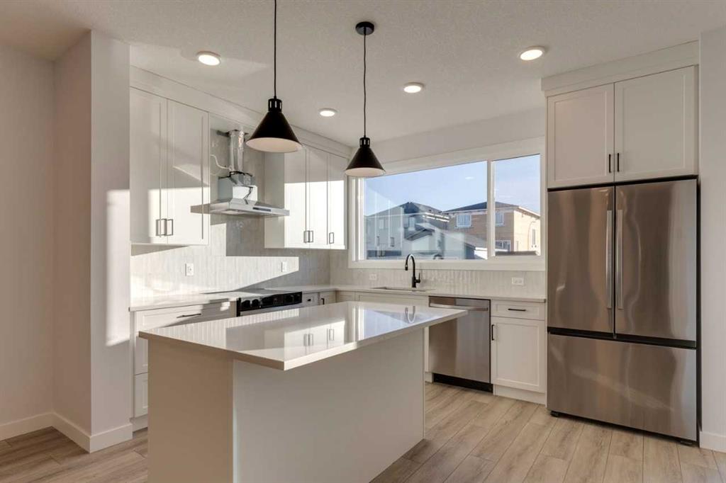 Picture of 371 Fireside Drive , Cochrane Real Estate Listing