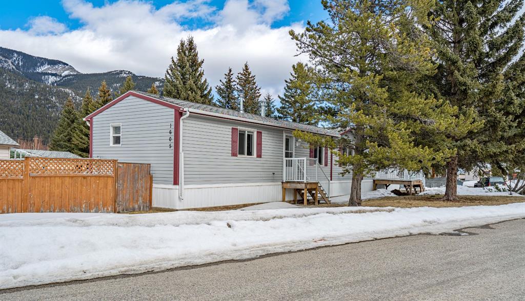 Picture of 1605 129 Street  , Blairmore Real Estate Listing