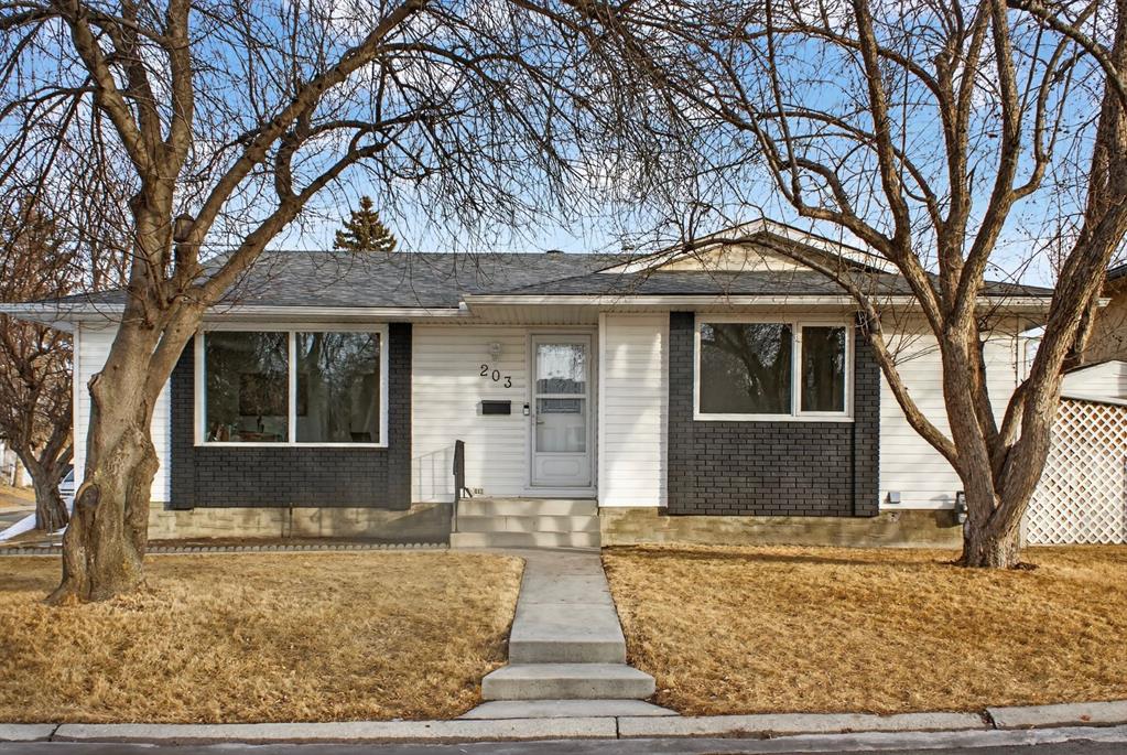 Picture of 203 Lynnover Place SE, Calgary Real Estate Listing