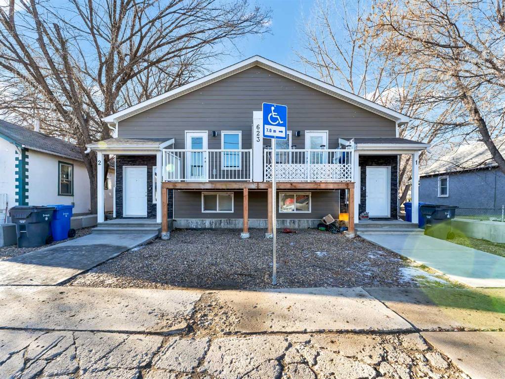 Picture of 623 Industrial Avenue SE, Medicine Hat Real Estate Listing