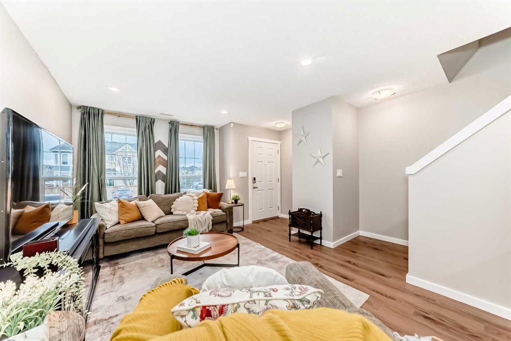 Picture of 1515, 2400 Ravenswood View SE, Airdrie Real Estate Listing