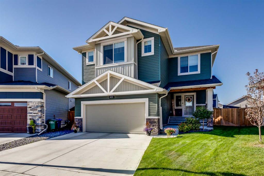 Picture of 1621 Bayside Green SW, Airdrie Real Estate Listing
