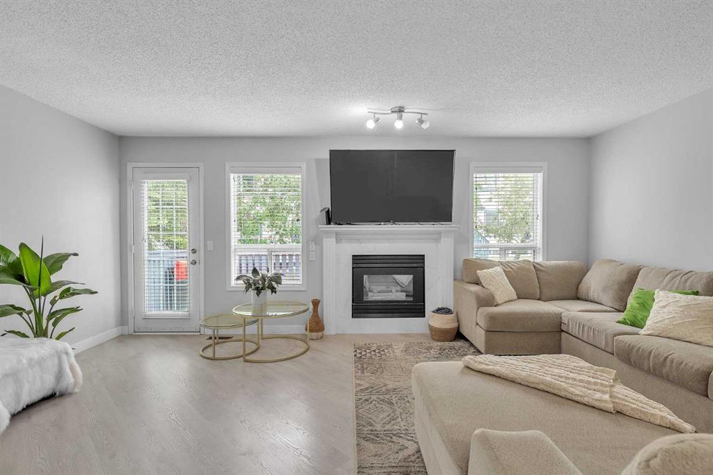 Picture of 311 Citadel Terrace NW, Calgary Real Estate Listing