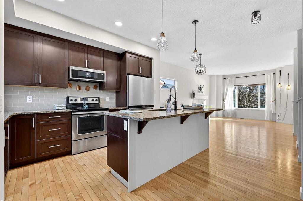 Picture of 345 Mahogany Boulevard SE, Calgary Real Estate Listing