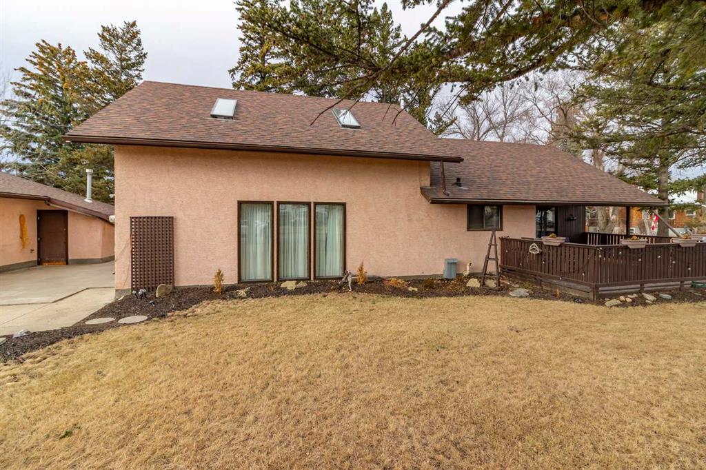 Picture of 253 51 Avenue E  , Claresholm Real Estate Listing