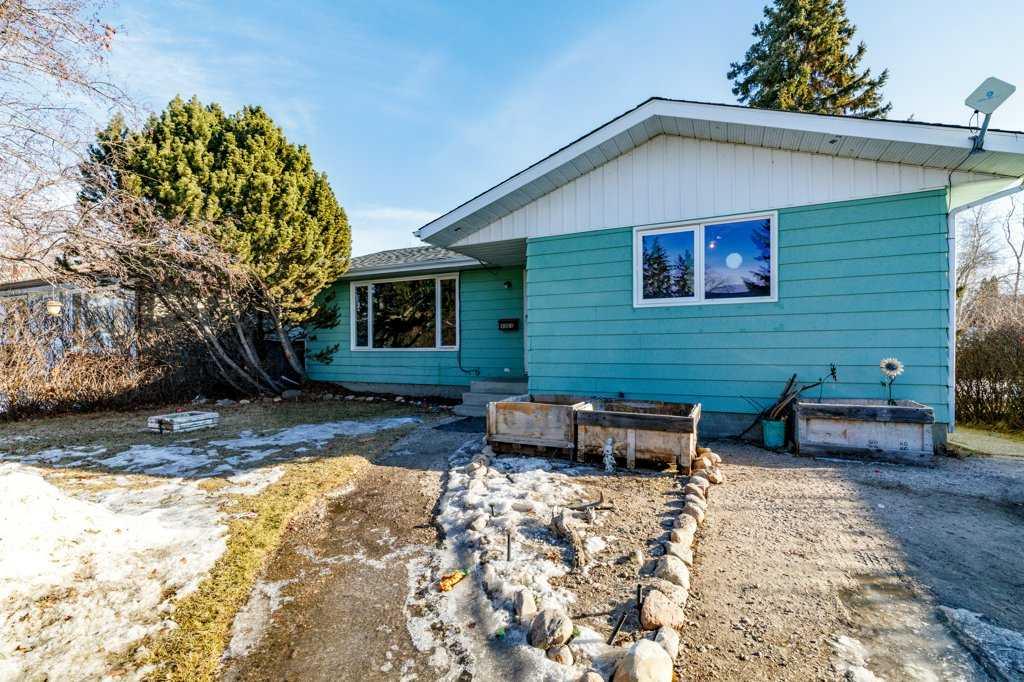 Picture of 2203 25 Avenue , Delburne Real Estate Listing