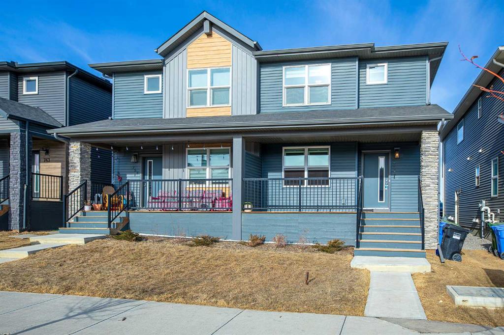 Picture of 747 Creekside Boulevard SW, Calgary Real Estate Listing