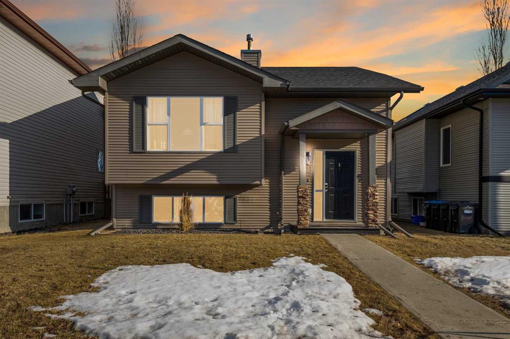 Picture of 26 Lucky Place , Sylvan Lake Real Estate Listing