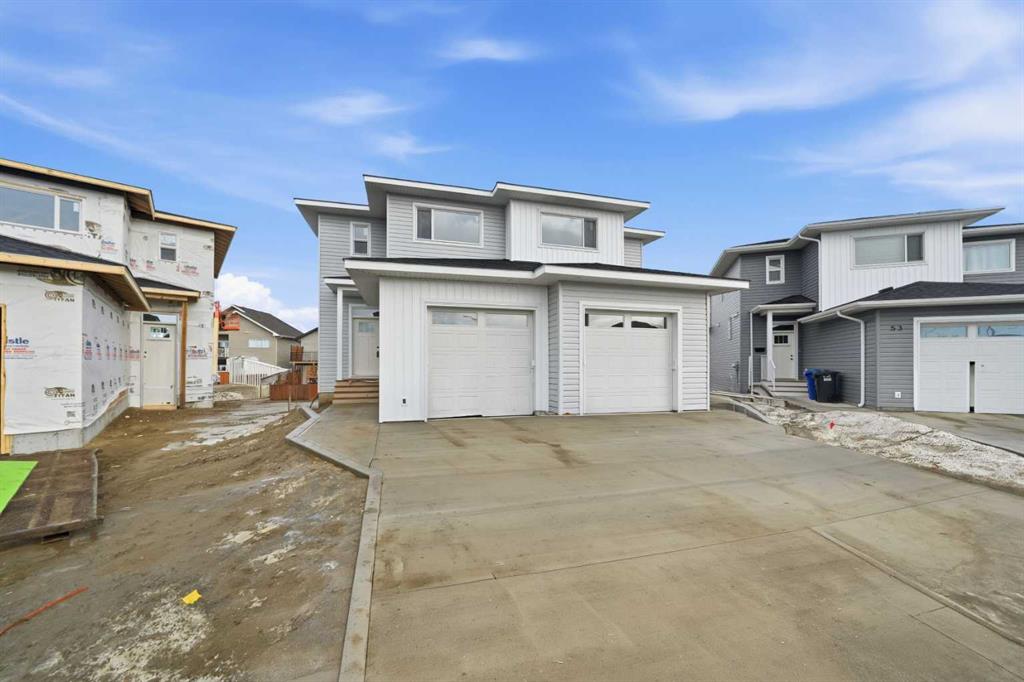 Picture of 61 Pinnacle Close , Blackfalds Real Estate Listing