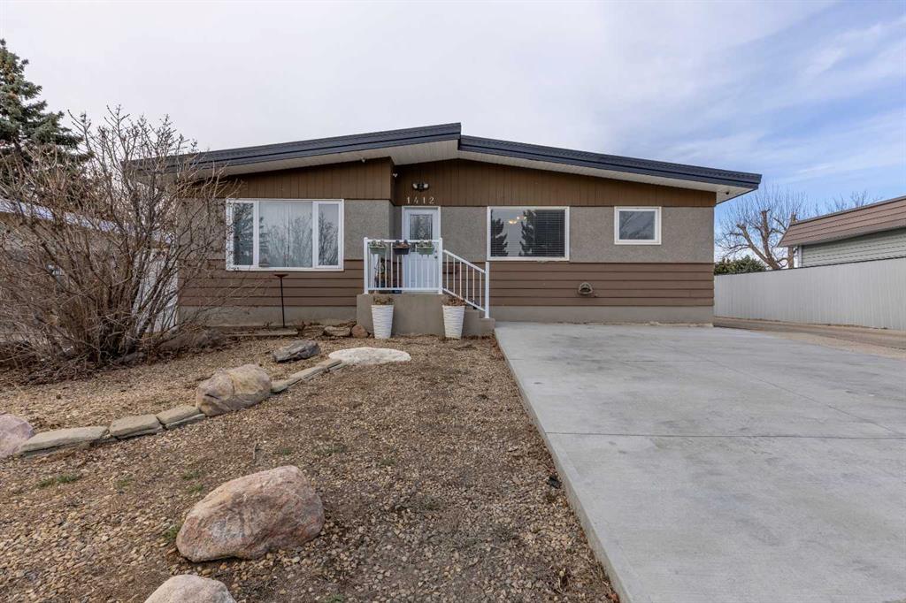 Picture of 1412 23 Street N, Lethbridge Real Estate Listing