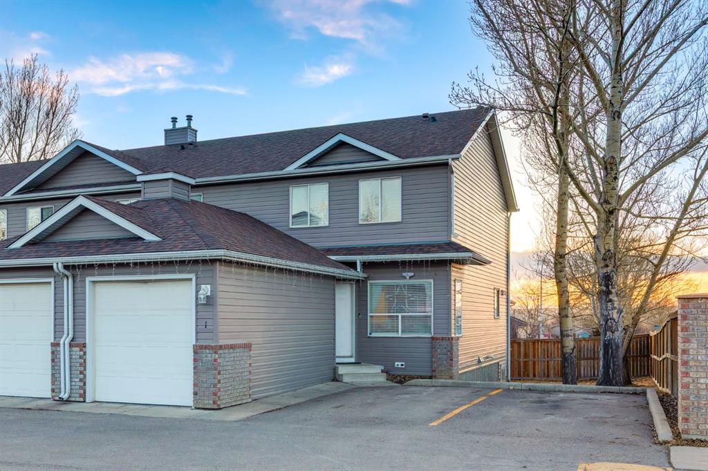 Picture of 1, 900 Allen Street SE, Airdrie Real Estate Listing