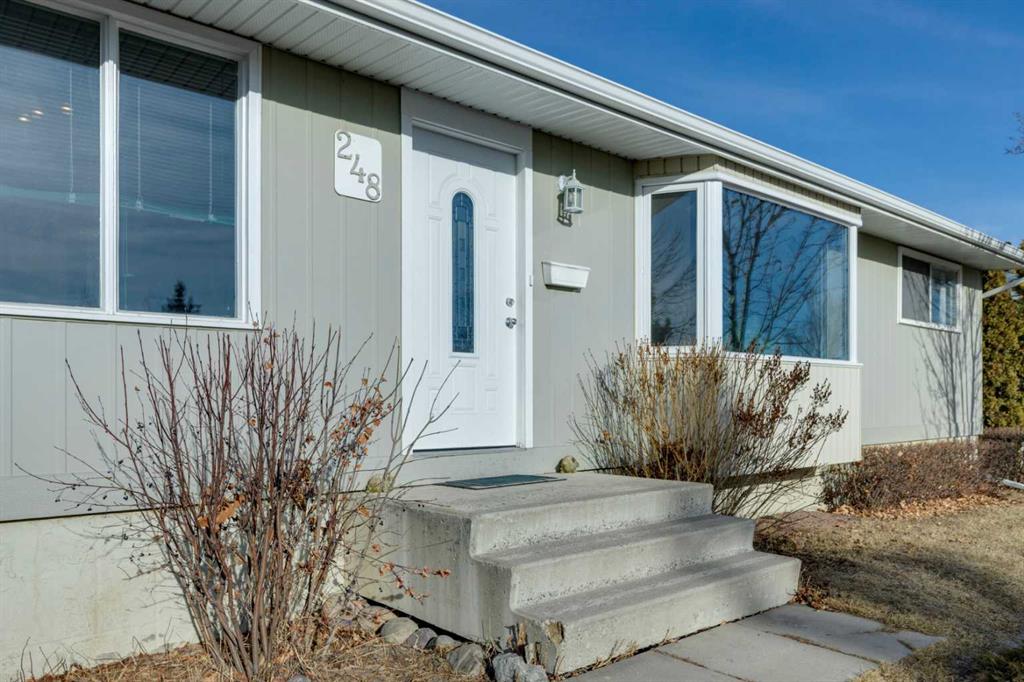 Picture of 248 Huntcroft Road NE, Calgary Real Estate Listing