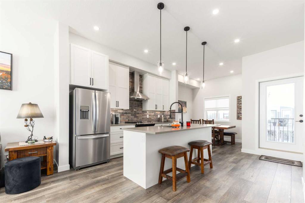 Picture of 188 LES JARDINS Park SE, Calgary Real Estate Listing