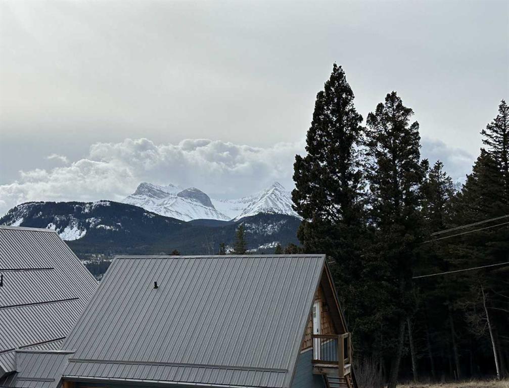 Picture of 15 Kananaskis  , Coleman Real Estate Listing