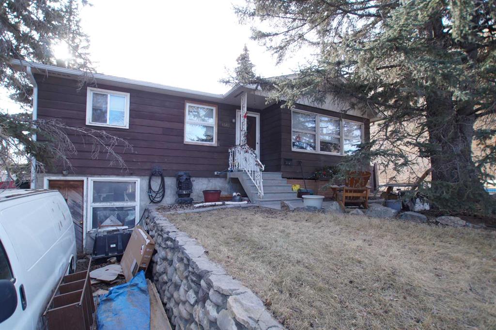 Picture of 6503 33 Avenue NW, Calgary Real Estate Listing