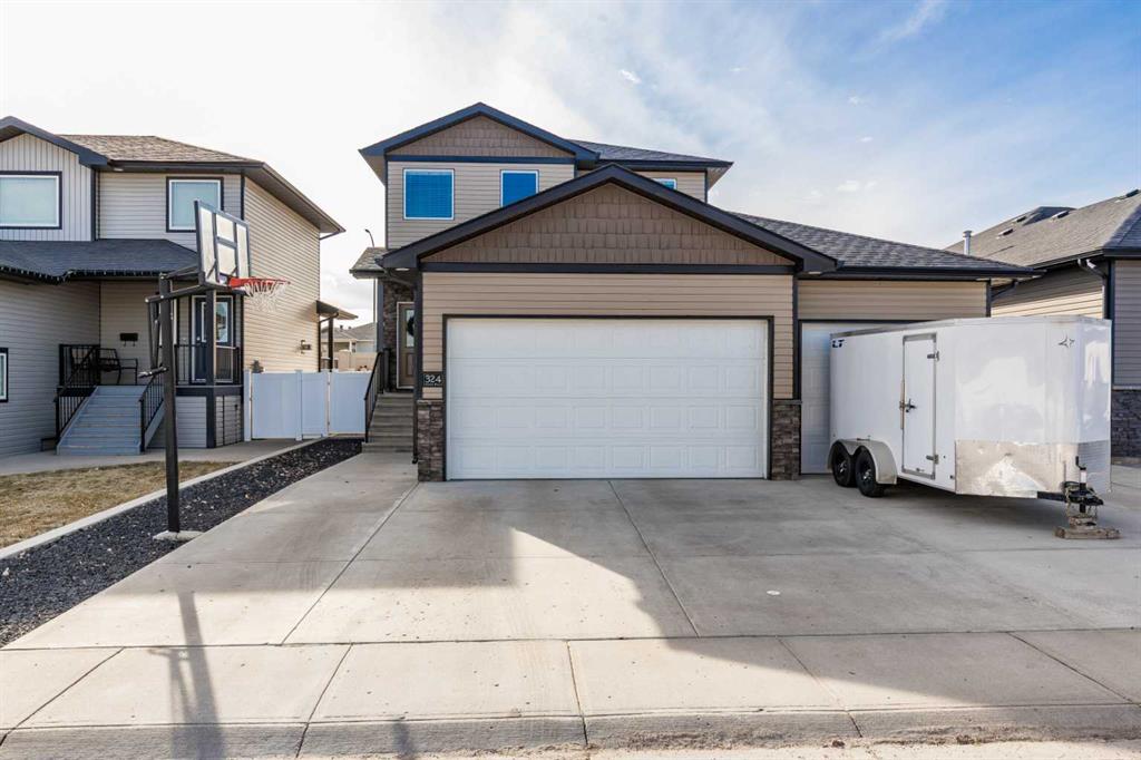 Picture of 324 Somerside Crescent SE, Medicine Hat Real Estate Listing
