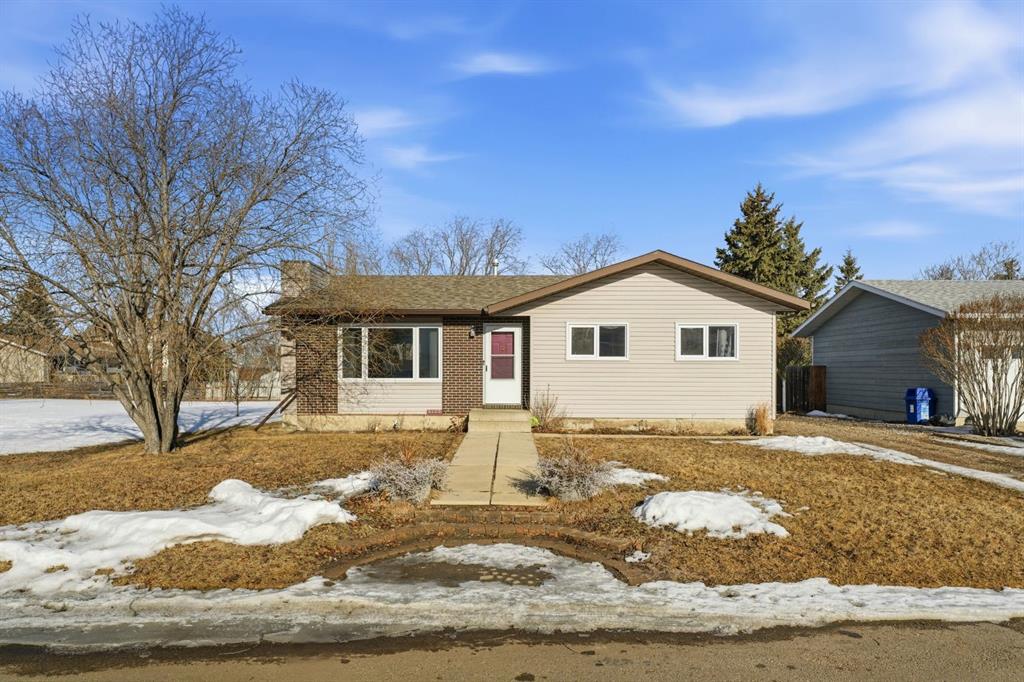 Picture of 6122 38 Avenue , Stettler Real Estate Listing