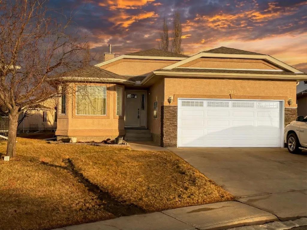 Picture of 310 Riverside Garden NW, High River Real Estate Listing