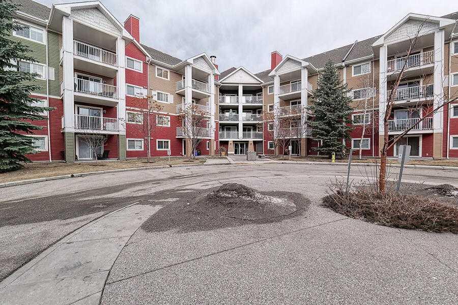 Picture of 4417, 10 Prestwick Bay SE, Calgary Real Estate Listing