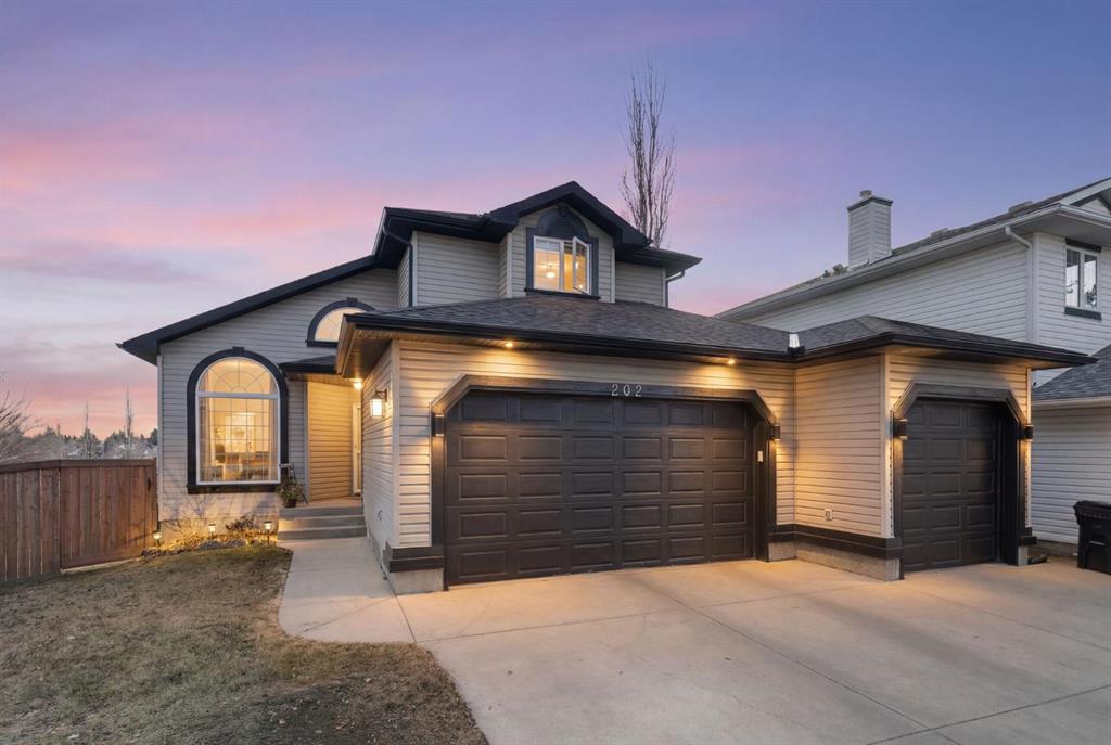 Picture of 202 Schooner Close NW, Calgary Real Estate Listing