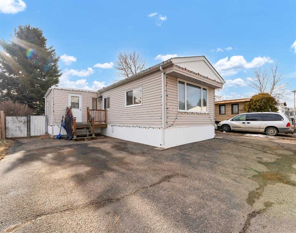Picture of 220 Fairchild Street SW, Medicine Hat Real Estate Listing