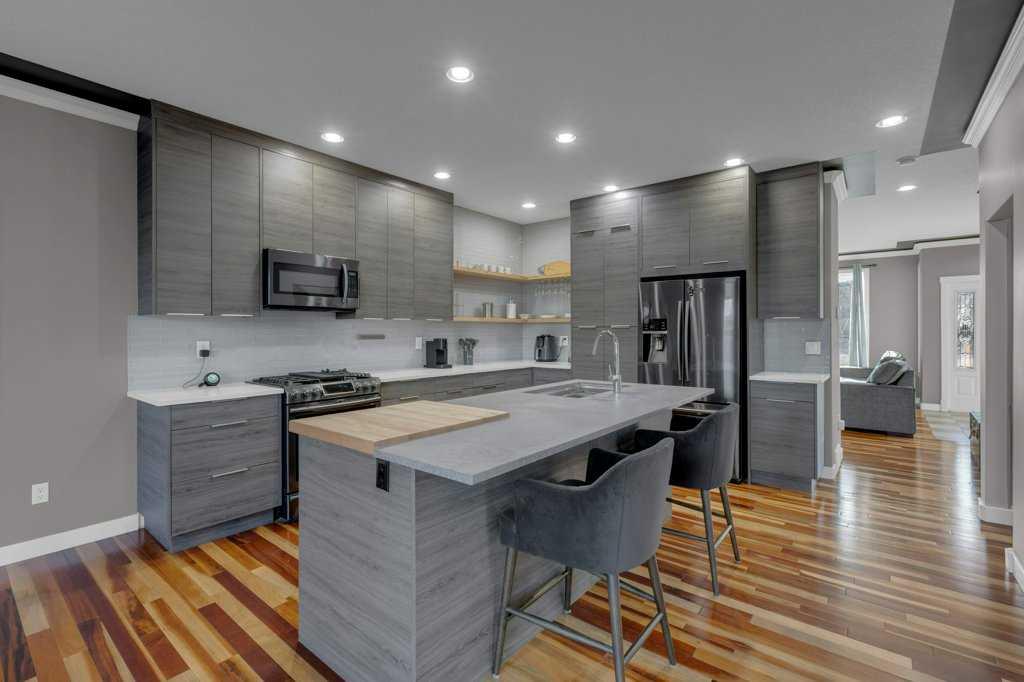 Picture of 7314 34 Avenue NW, Calgary Real Estate Listing