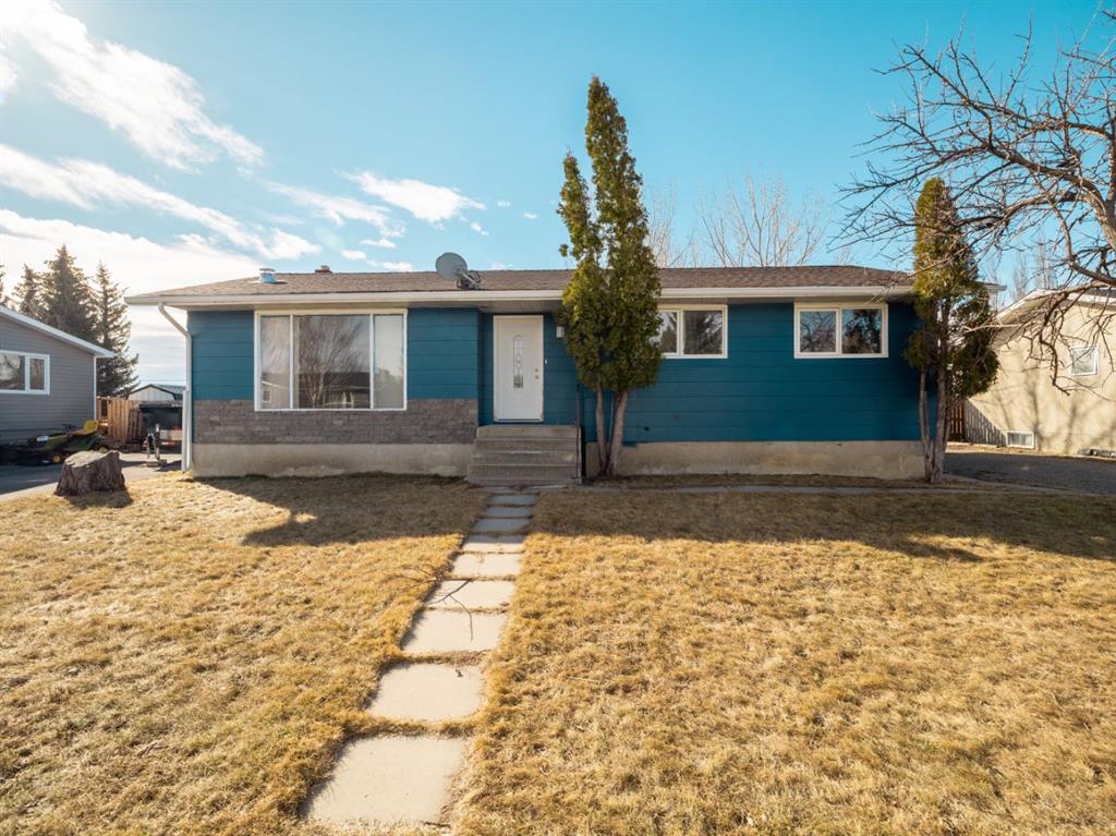 Picture of 450 4 Avenue E, Cardston Real Estate Listing
