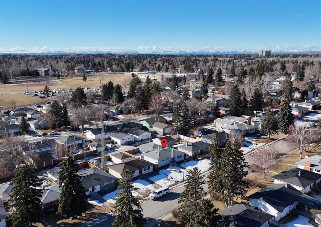 Picture of 651 84 Avenue SW, Calgary Real Estate Listing