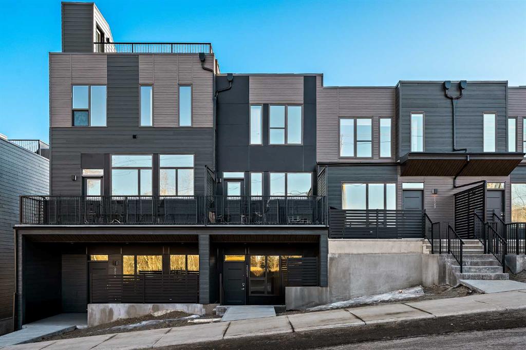 Picture of 2527 Sovereign Crescent SW, Calgary Real Estate Listing