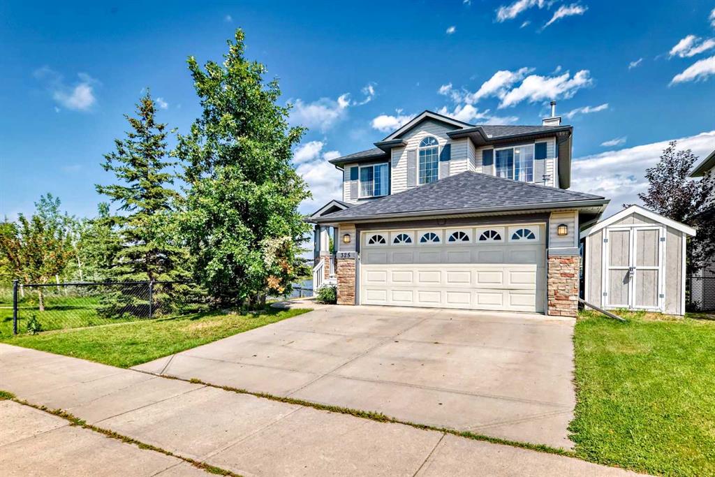 Picture of 325 West Lakeview Drive , Chestermere Real Estate Listing