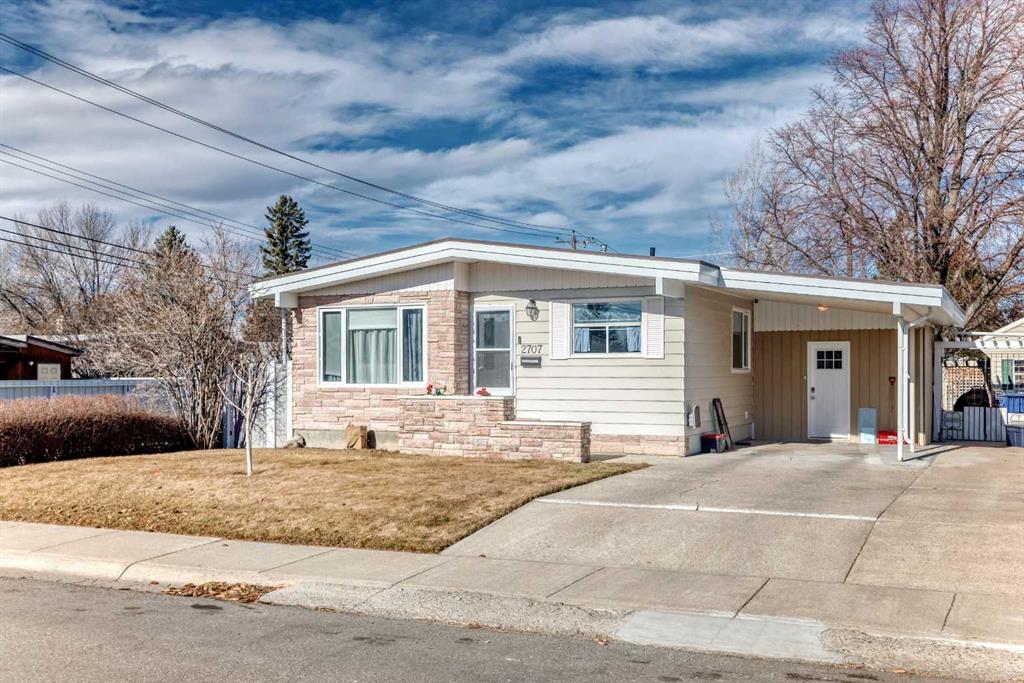 Picture of 2707 7A Avenue N, Lethbridge Real Estate Listing