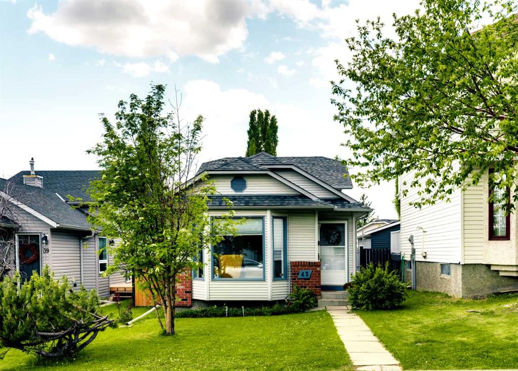 Picture of 43 Covington Rise NE, Calgary Real Estate Listing