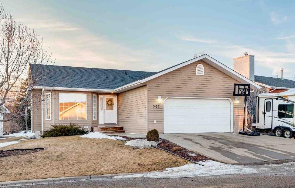 Picture of 307 Regal Crescent , Trochu Real Estate Listing
